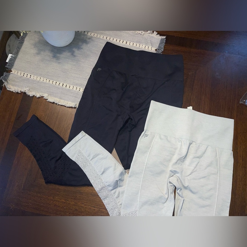 Woman’s size xs fabletics leggings lot